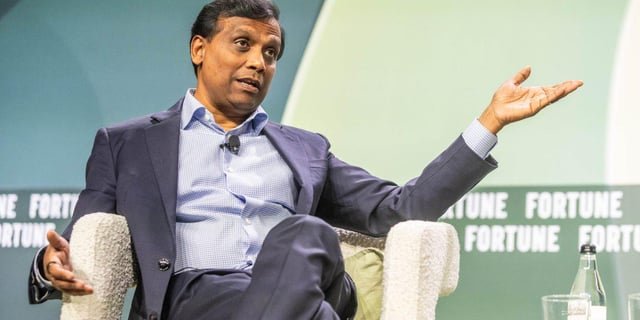 CEO de Cognizant va a contracorriente en IA: contratará a más de 20.000 graduados este año y afirma que el 'tokenmaxxing' de IA es una 'métrica de vanidad'