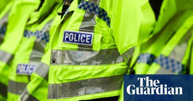 Oficial de policía de Derbyshire investigado por material probatorio generado con IA