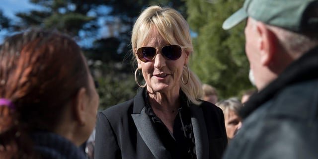 Erin Brockovich dice que la gente está enojada porque los centros de datos se están 'imponiendo a la fuerza' en secreto