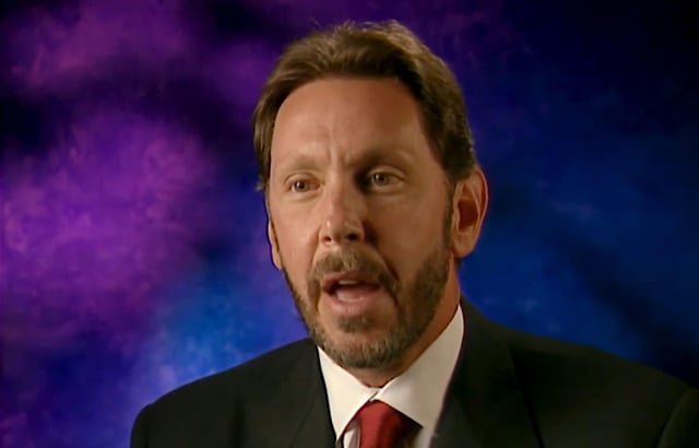 La inquietante cita de Larry Ellison, cofundador de Oracle: "Los ciudadanos se comportarán lo mejor posible porque estamos grabando y reportando todo lo que sucede" — una advertencia sobre la erosión de la privacidad