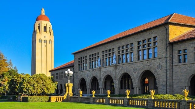 La IA supera a profesores de Derecho resolviendo preguntas legales, según estudio—y no fue ni cerca