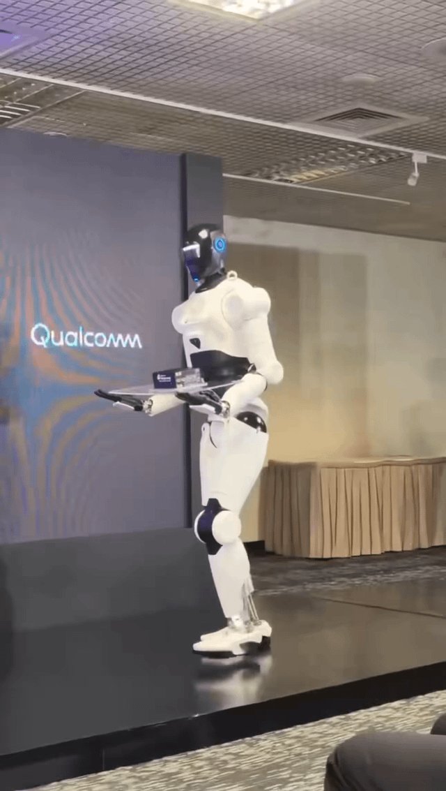 Un robot con el nuevo chip de IA de Qualcomm 'muere' en plena presentación